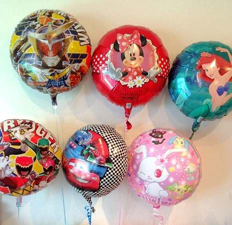 ヘリウムガス入り浮かぶ風船